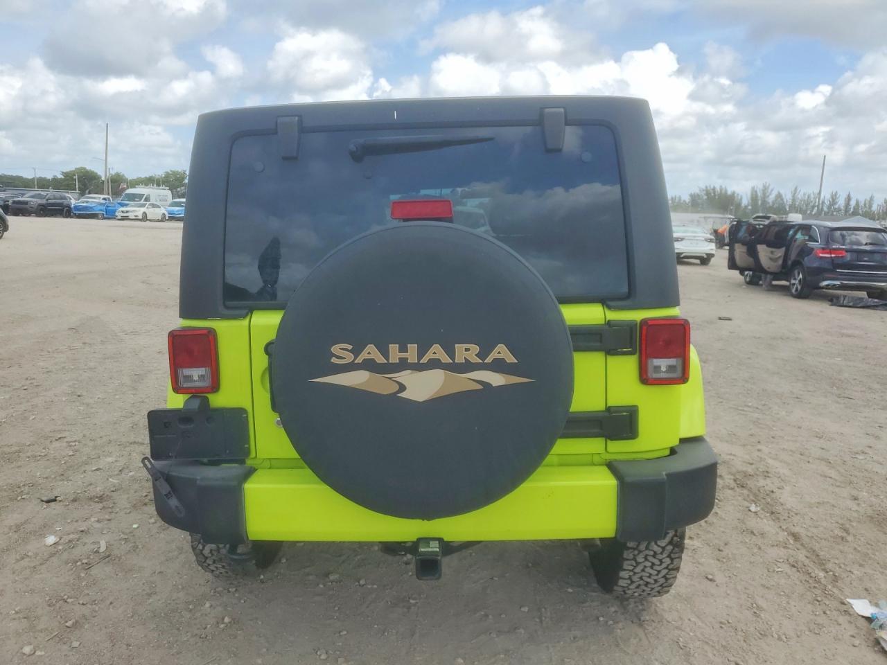 2016 Jeep Wrangler Unlimited Sahara - zdjęcie 6