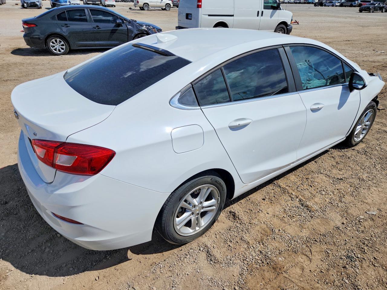 2018 Chevrolet Cruze Lt - zdjęcie 3