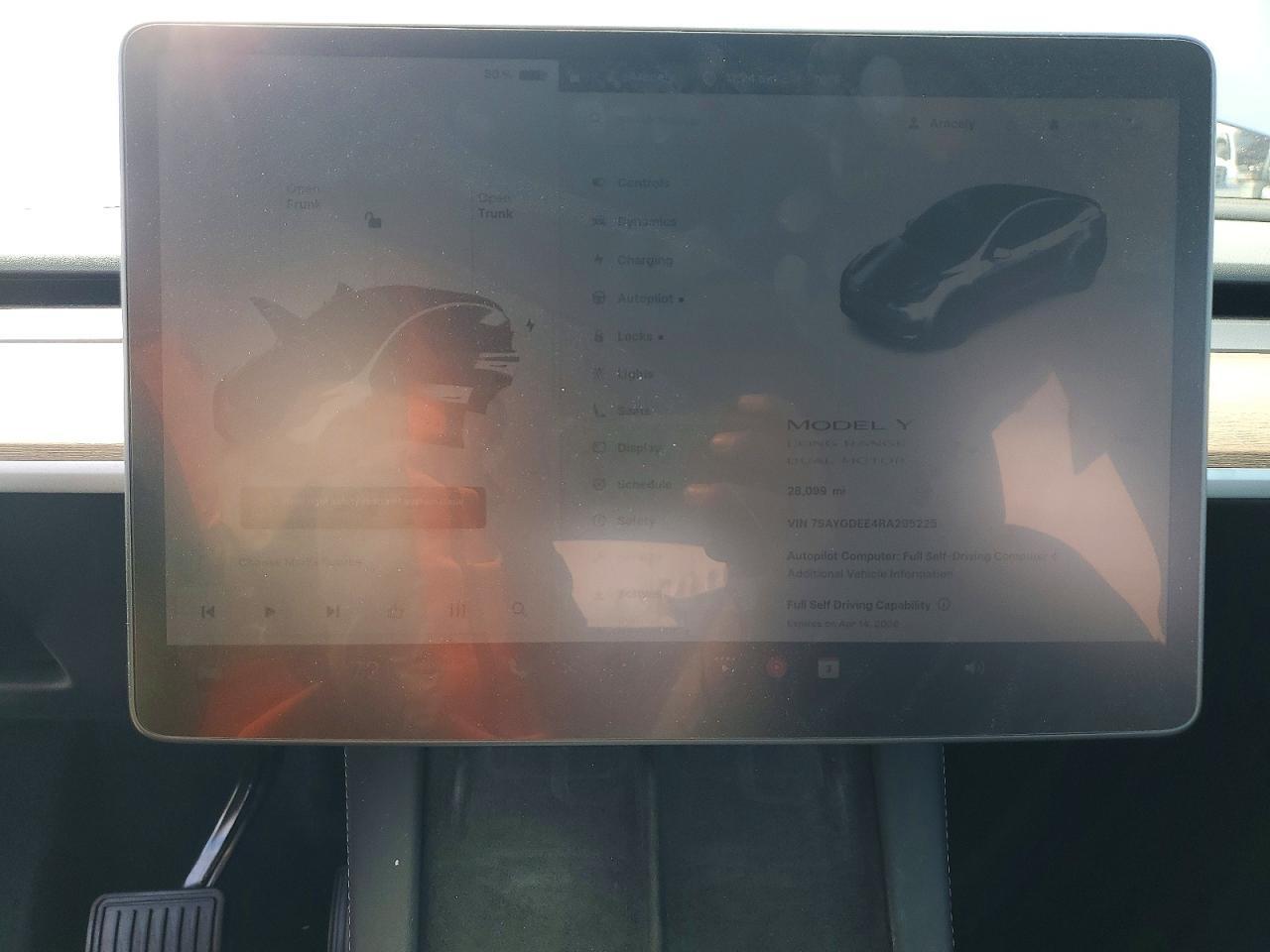 2024 Tesla Model Y - zdjęcie 9