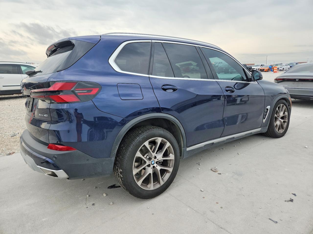 2024 BMW X5 xDrive40I - zdjęcie 3