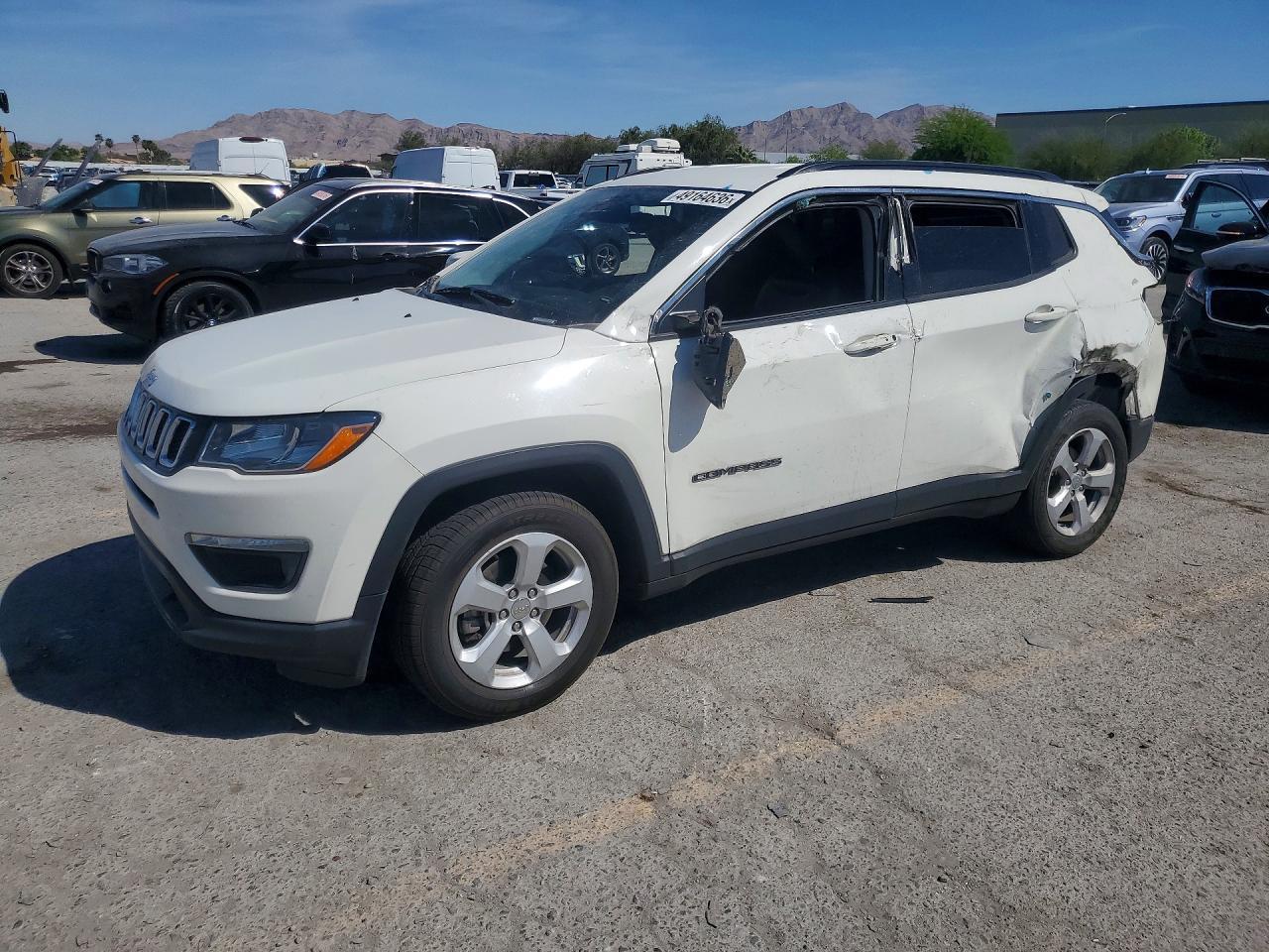 2021 Jeep Compass Latitude - zdjęcie główne