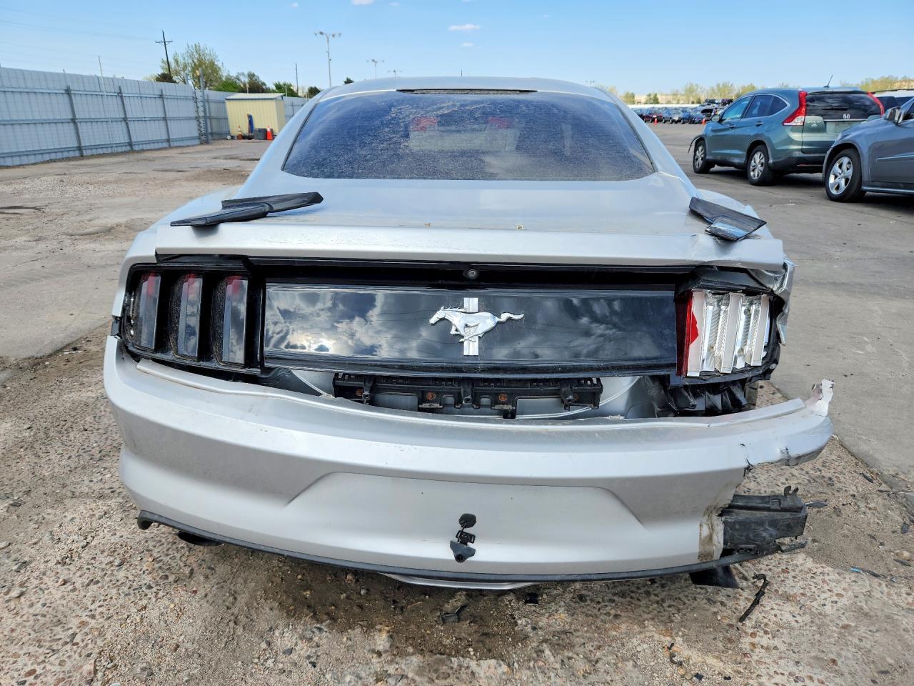 2017 Ford Mustang - zdjęcie 6