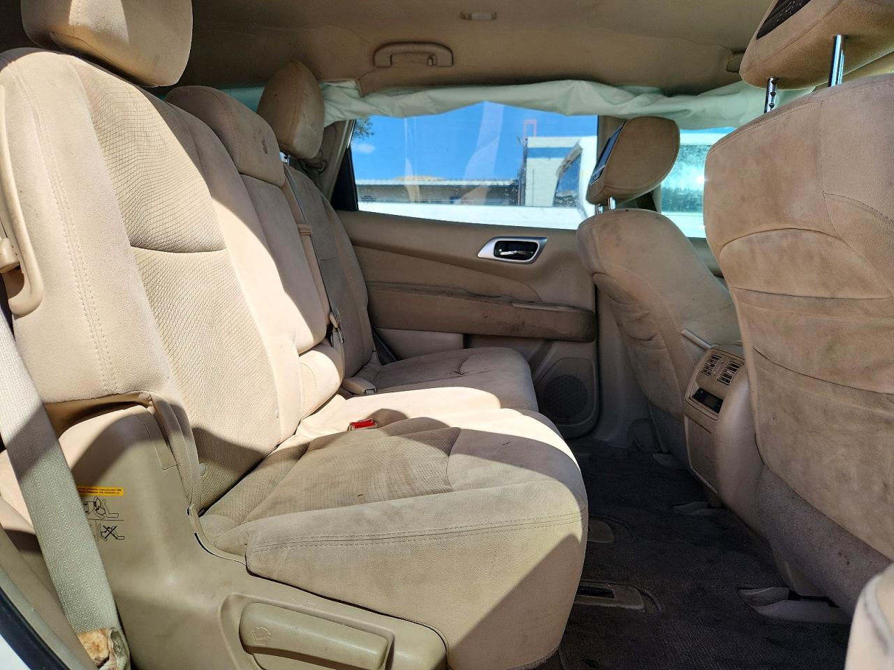 2013 Nissan Pathfinder - zdjęcie 11