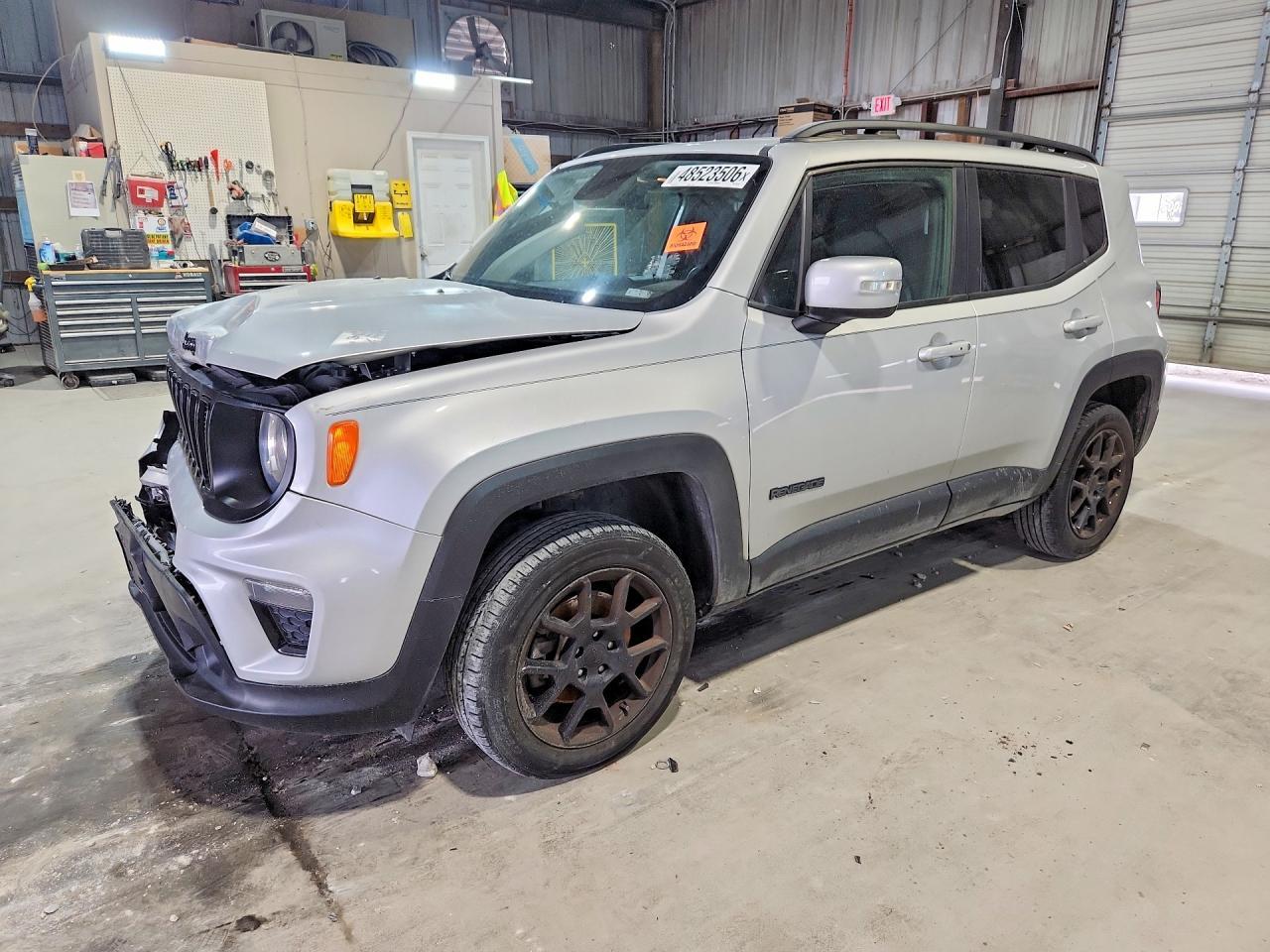 2020 Jeep Renegade Latitude - zdjęcie główne