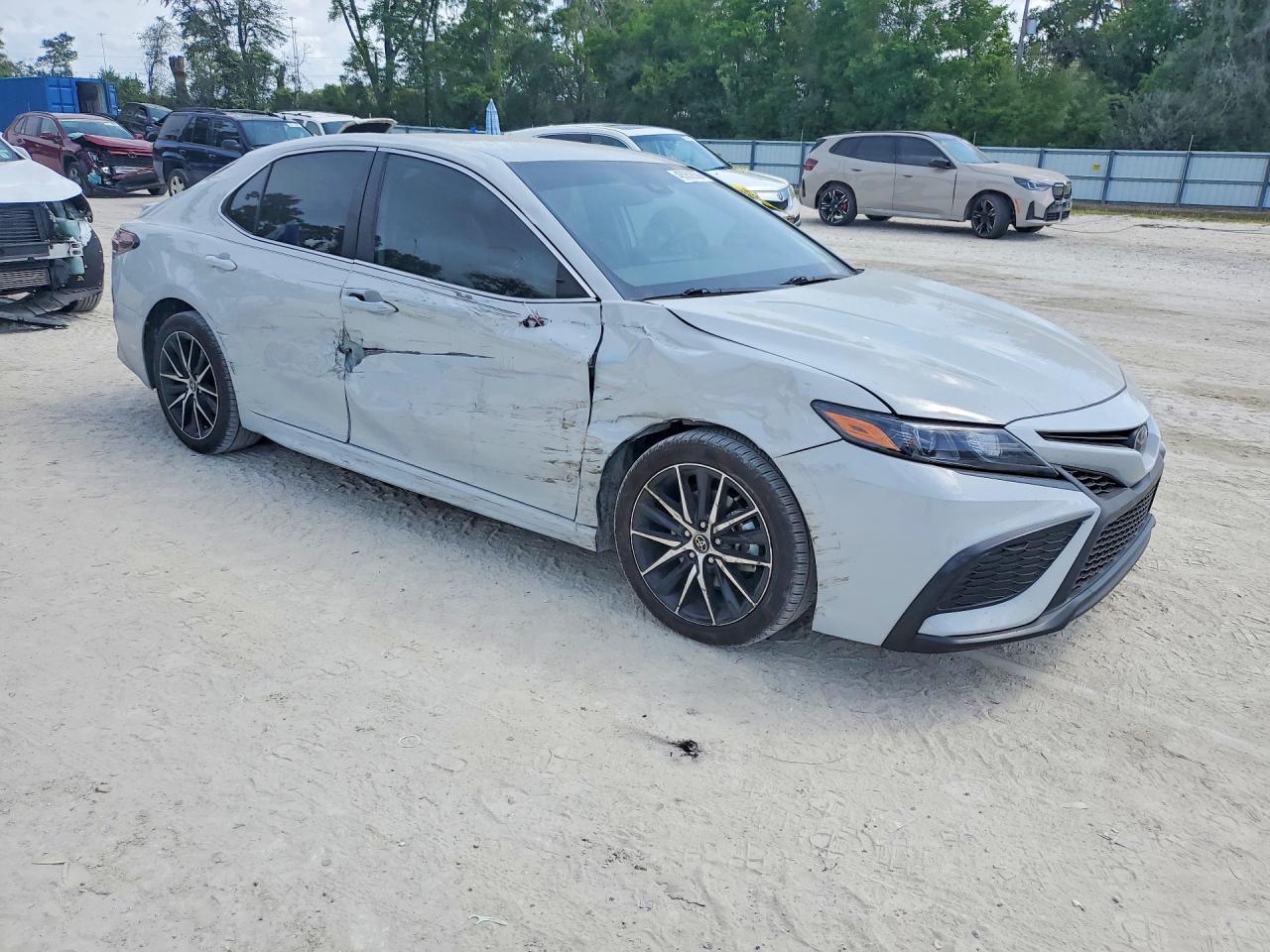 2024 Toyota Camry Se - zdjęcie 4