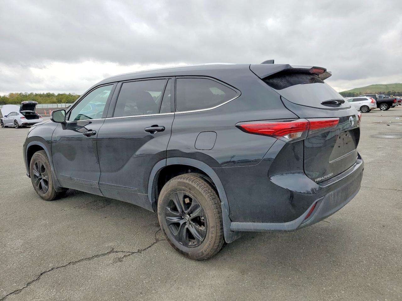 2021 Toyota Highlander Xle - zdjęcie 2