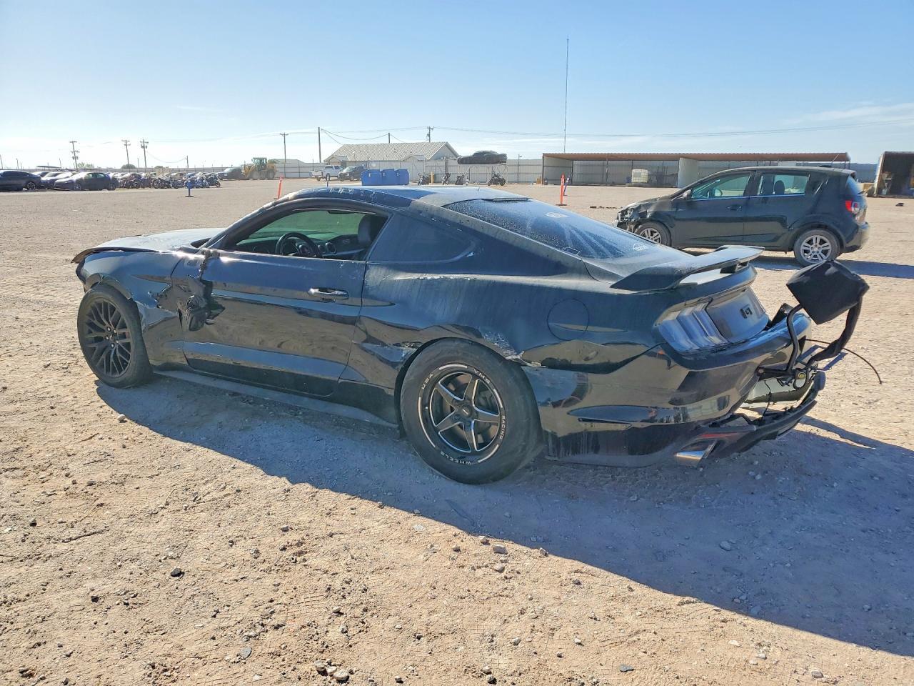 2020 Ford Mustang Gt - zdjęcie 2
