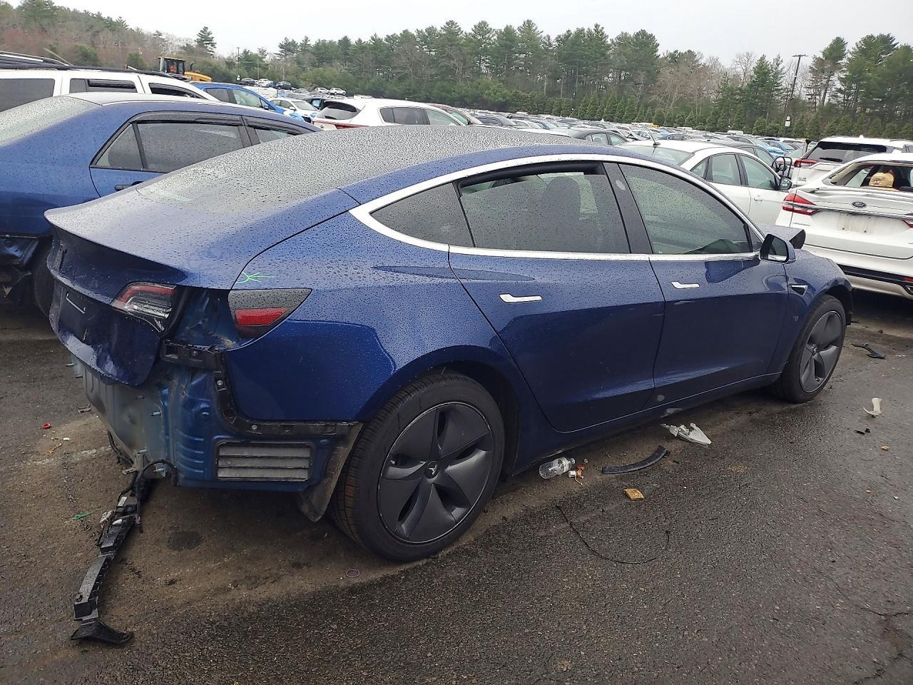 2019 Tesla Model 3 - zdjęcie 3