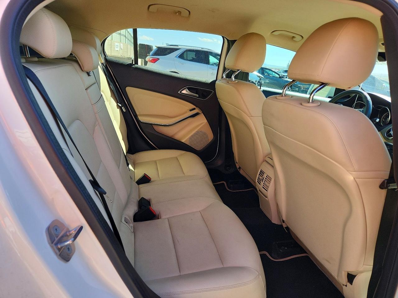 2020 Mercedes-Benz Gla 250 - zdjęcie 11