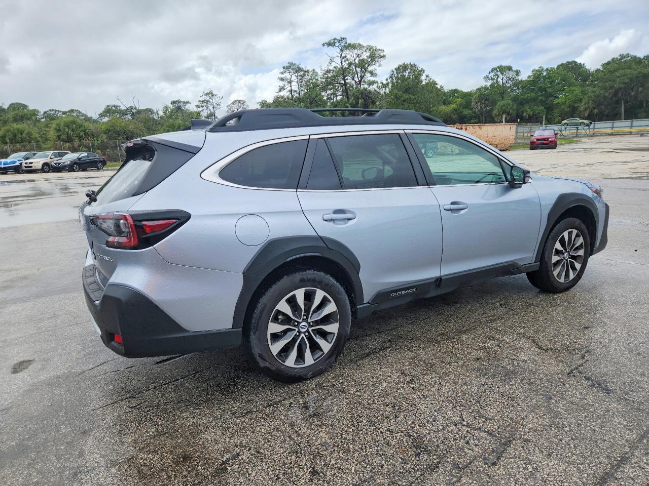 2025 Subaru Outback Limited - zdjęcie 3