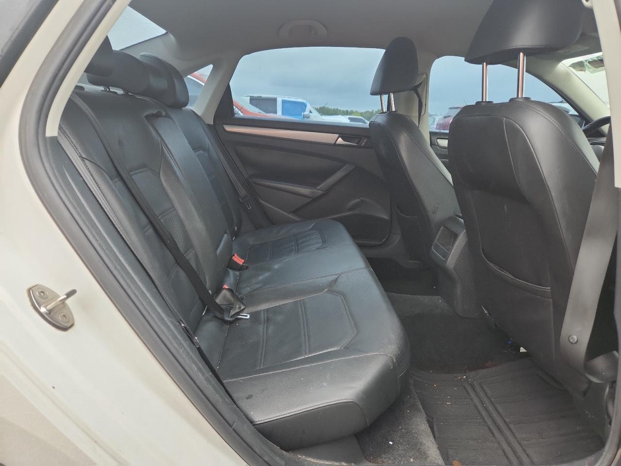 2015 Volkswagen Passat S - zdjęcie 10