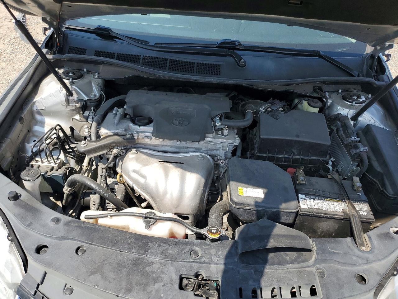 2016 Toyota Camry Le - zdjęcie 11