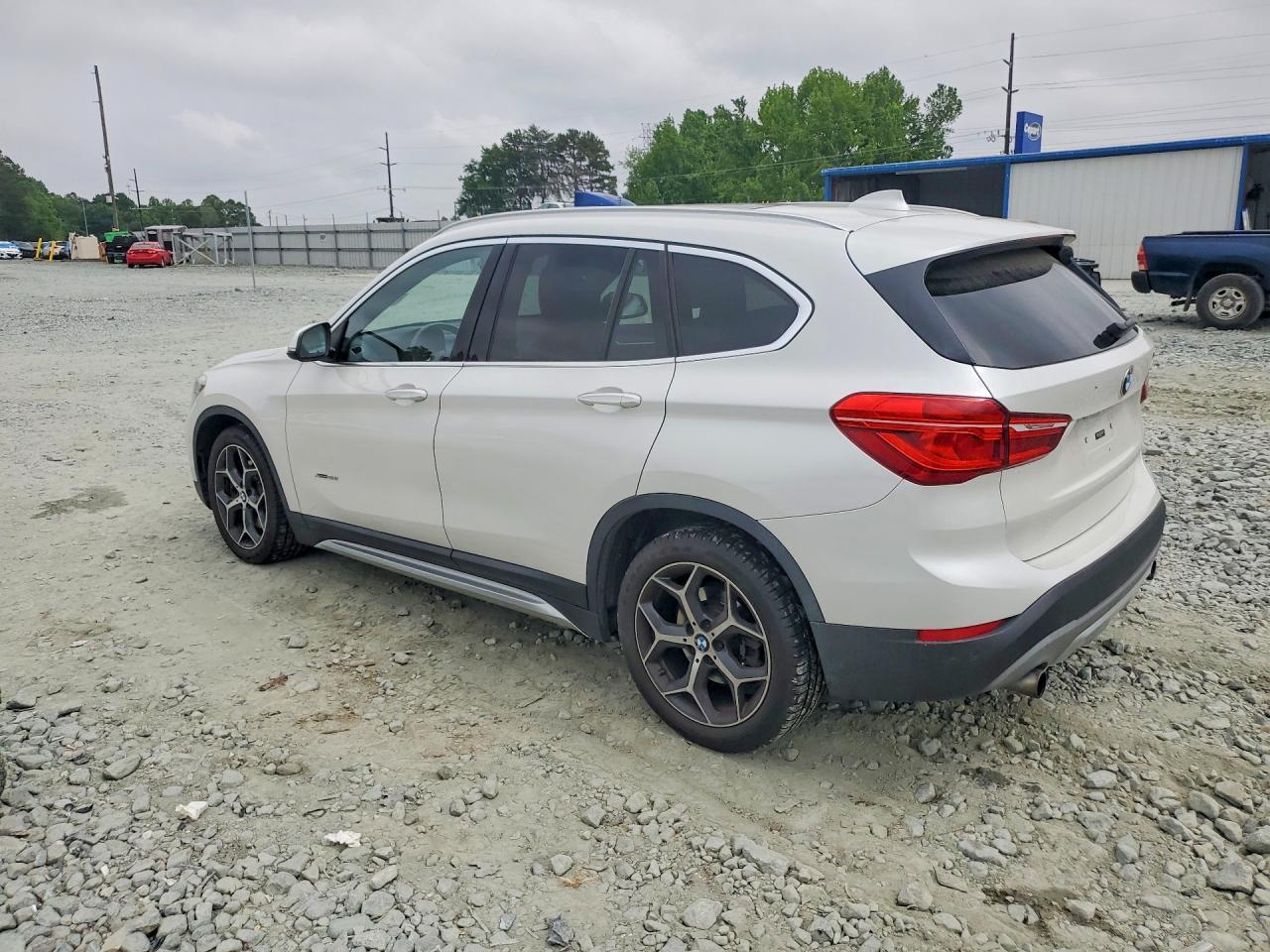 2016 BMW X1 xDrive28I - zdjęcie 2