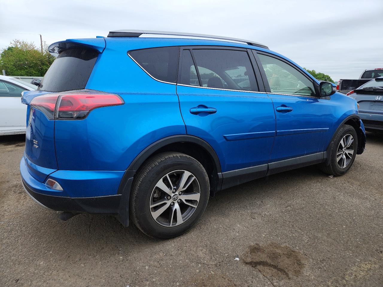 2017 Toyota Rav4 Xle - zdjęcie 3