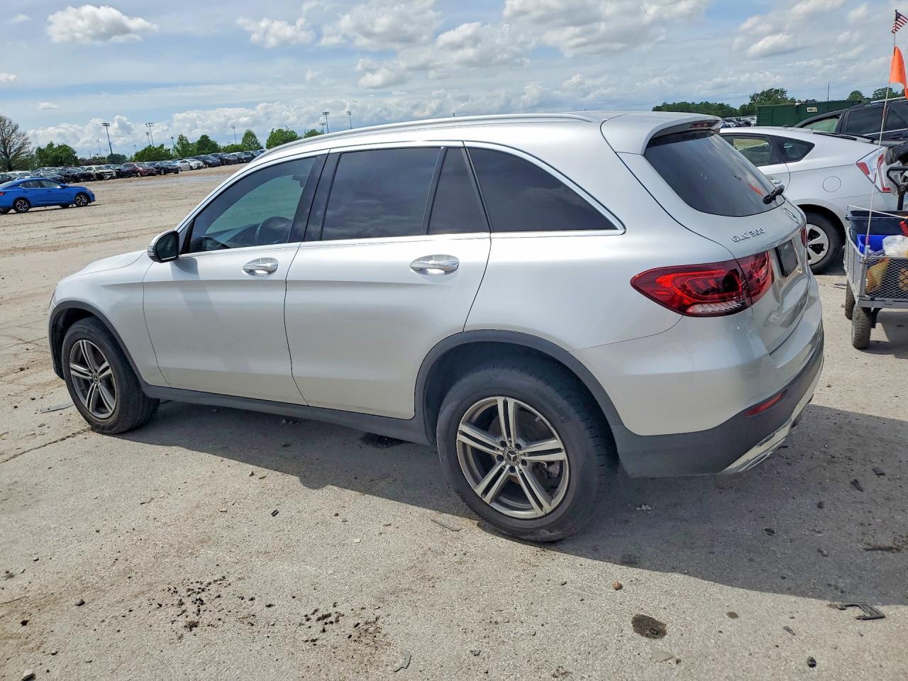 2020 Mercedes-Benz Glc 300 - zdjęcie 2