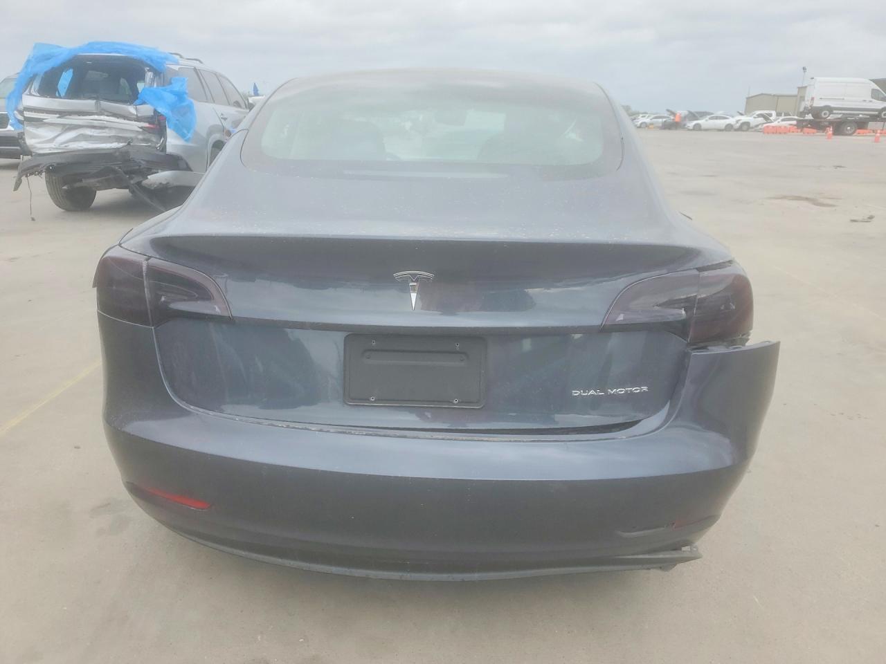 2022 Tesla Model 3 - zdjęcie 6