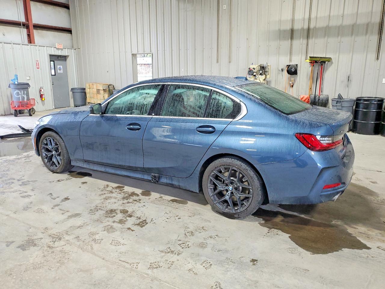 2025 BMW 330Xi - zdjęcie 2