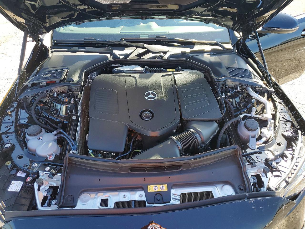 2025 Mercedes-Benz C 300 - zdjęcie 11