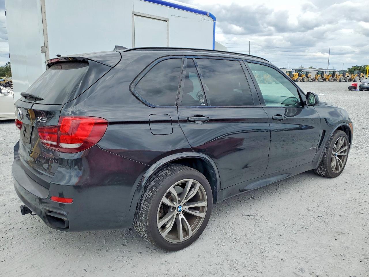 2014 BMW X5 xDrive50I - zdjęcie 3