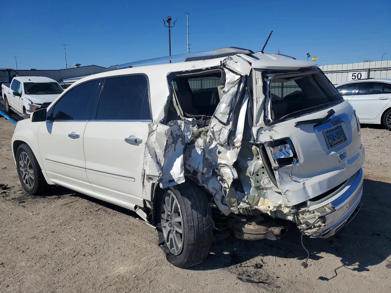 2014 GMC Acadia Denali - zdjęcie 2