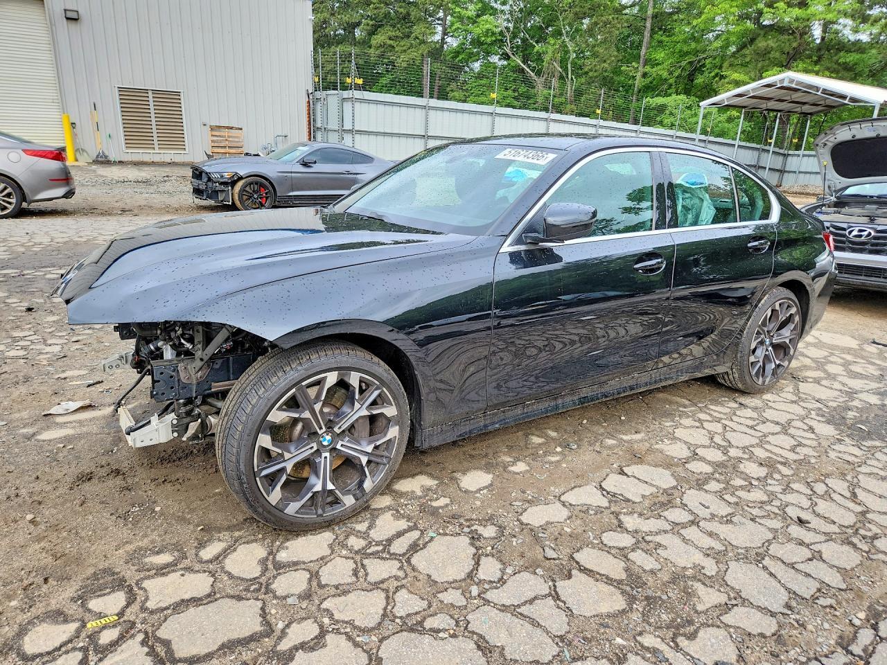 2025 BMW 330I - zdjęcie główne
