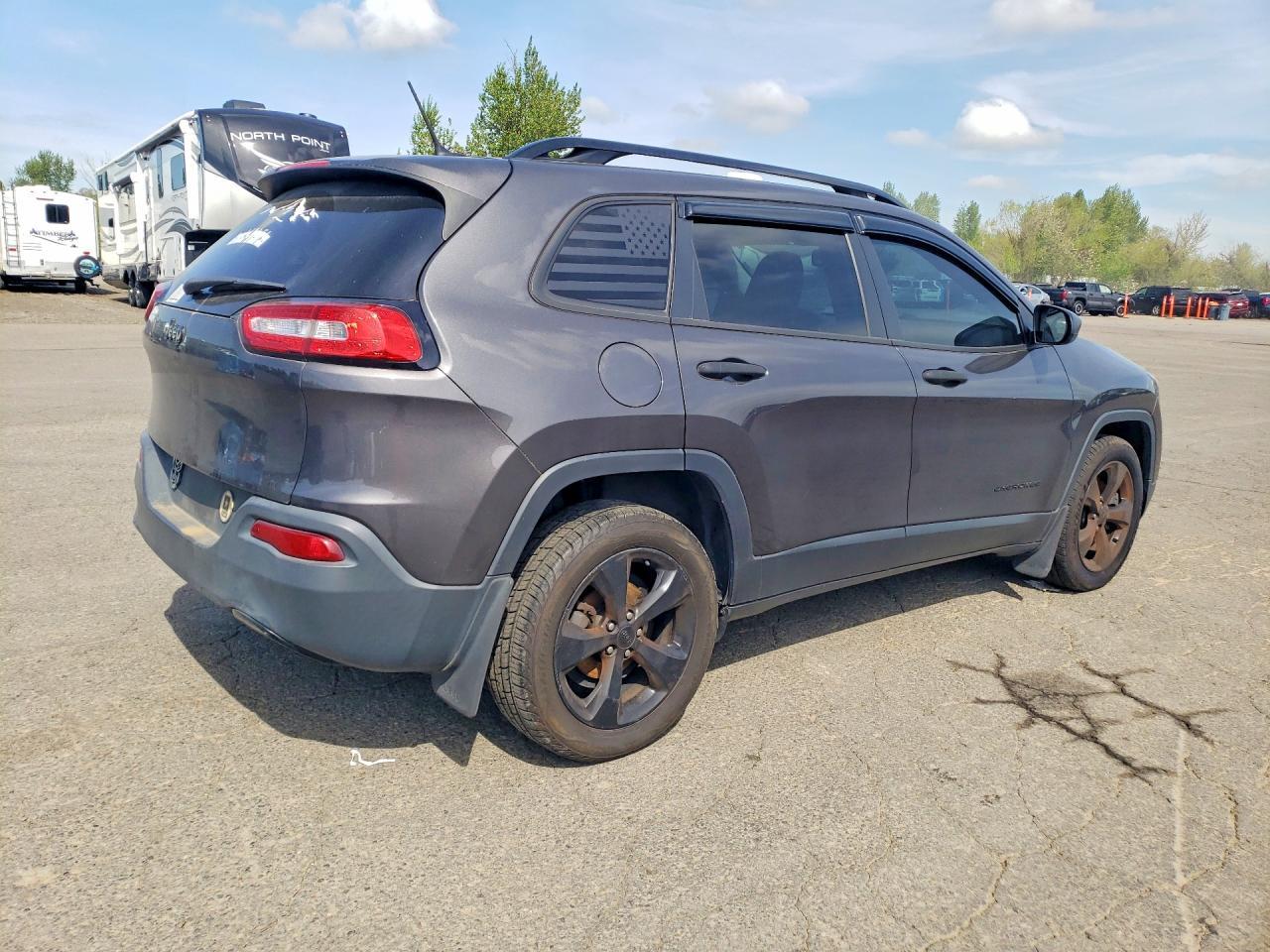 2017 Jeep Cherokee Se - zdjęcie 3