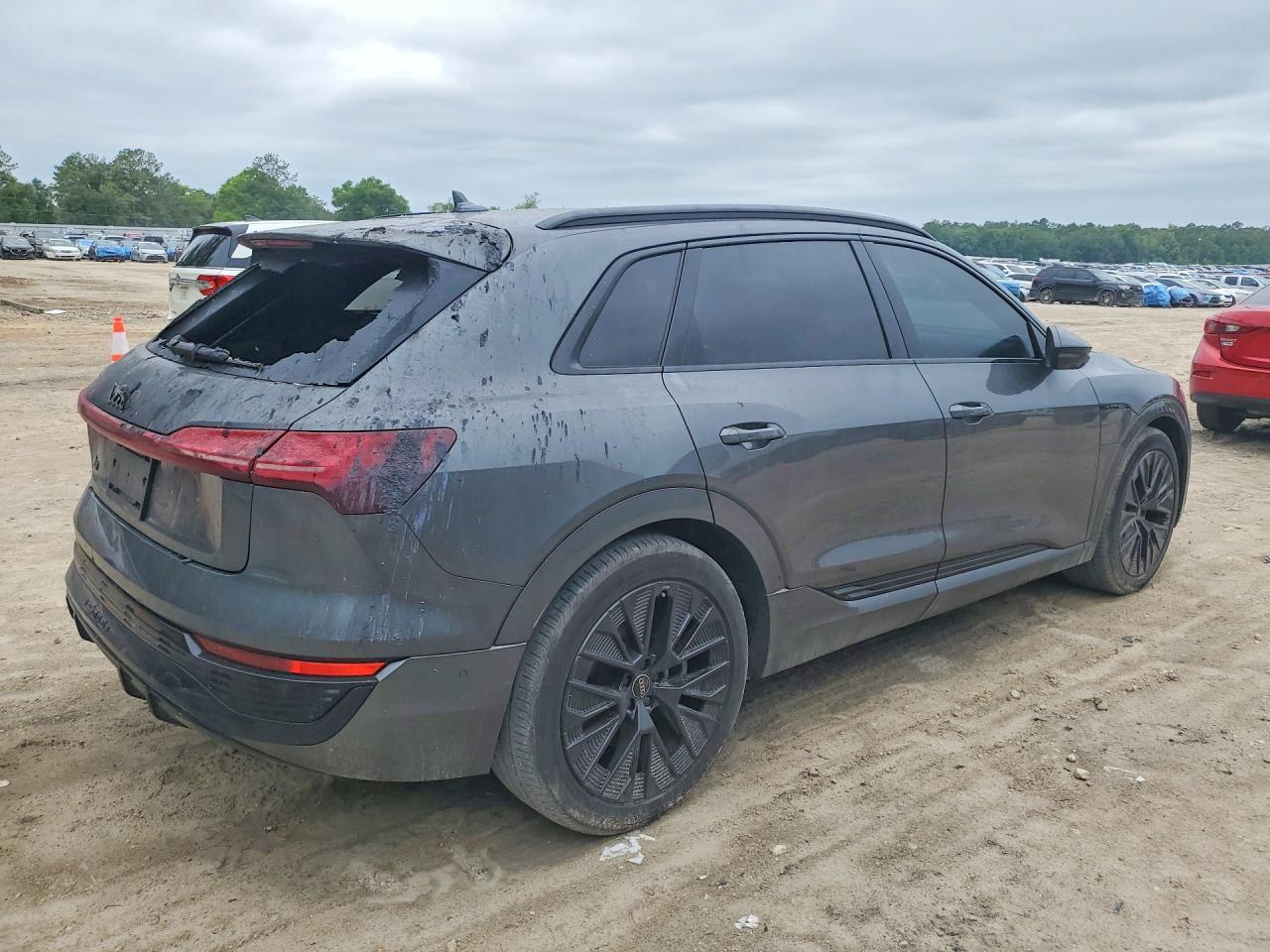 2024 Audi Q8 E-Tron Prestige - zdjęcie 3