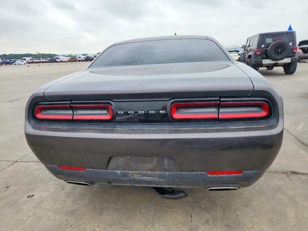 2017 Dodge Challenger Sxt - zdjęcie 6