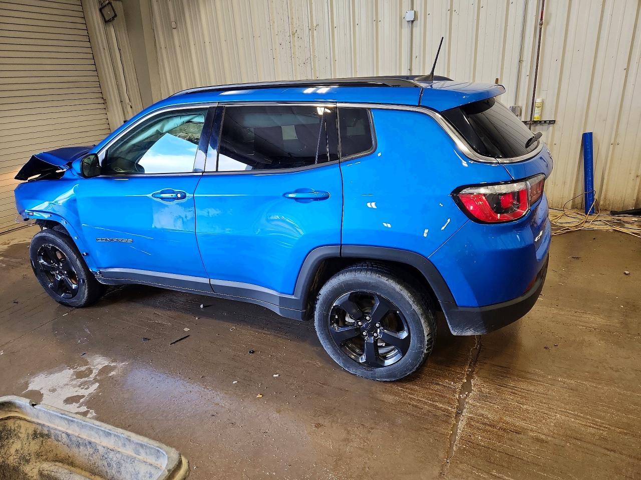 2018 Jeep Compass Latitude - zdjęcie 2