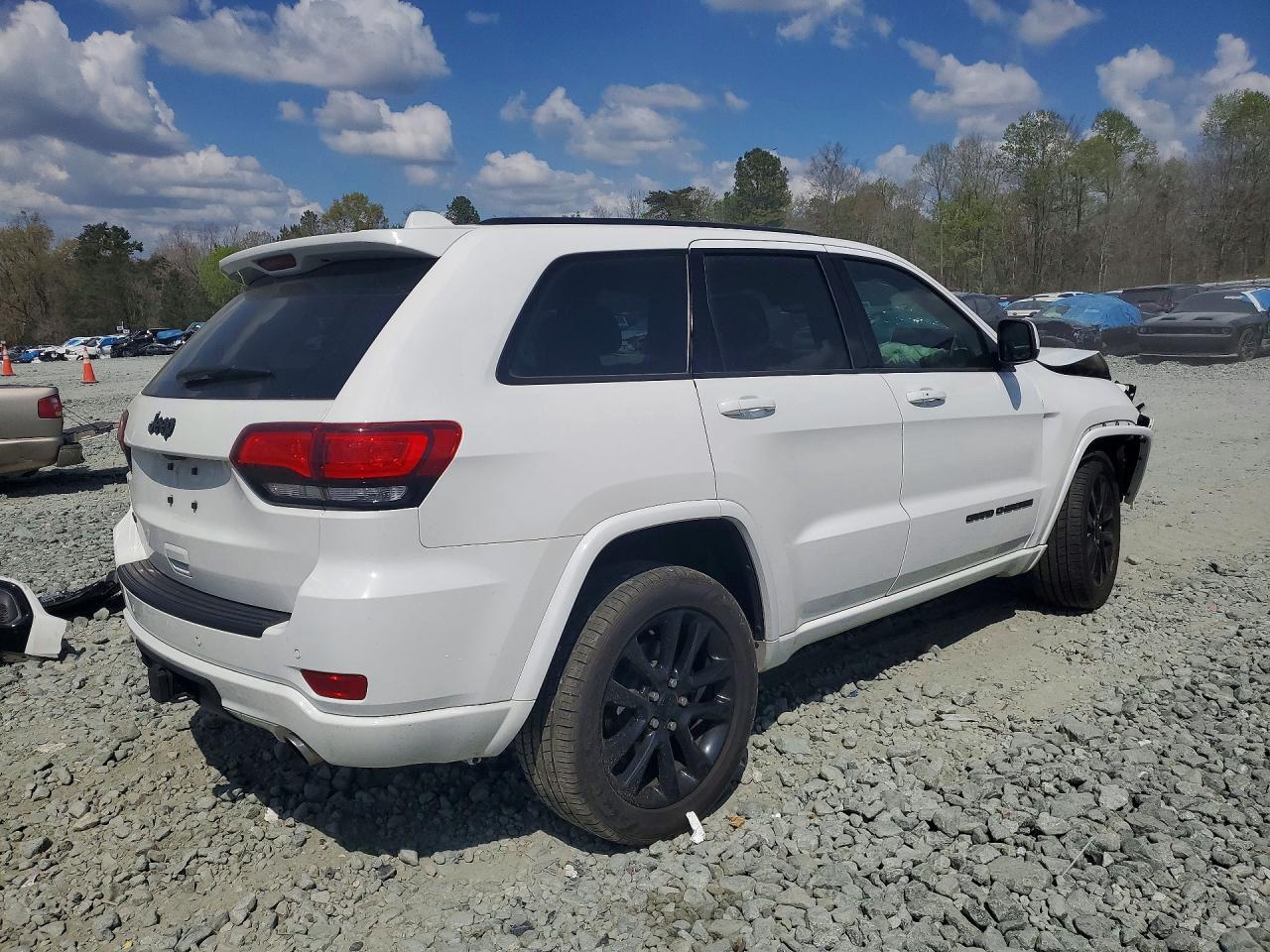 2020 Jeep Grand Cherokee Laredo - zdjęcie 3