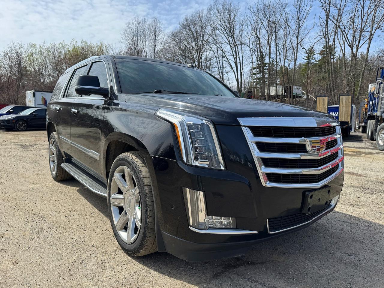 2017 Cadillac Escalade Luxury - zdjęcie główne
