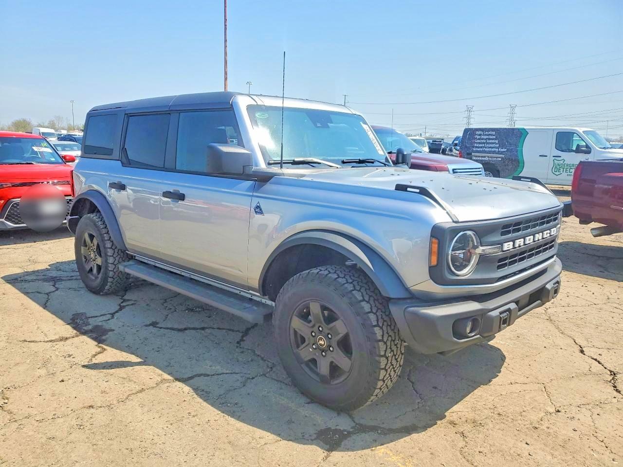 2024 Ford Bronco Black Diamond - zdjęcie 4