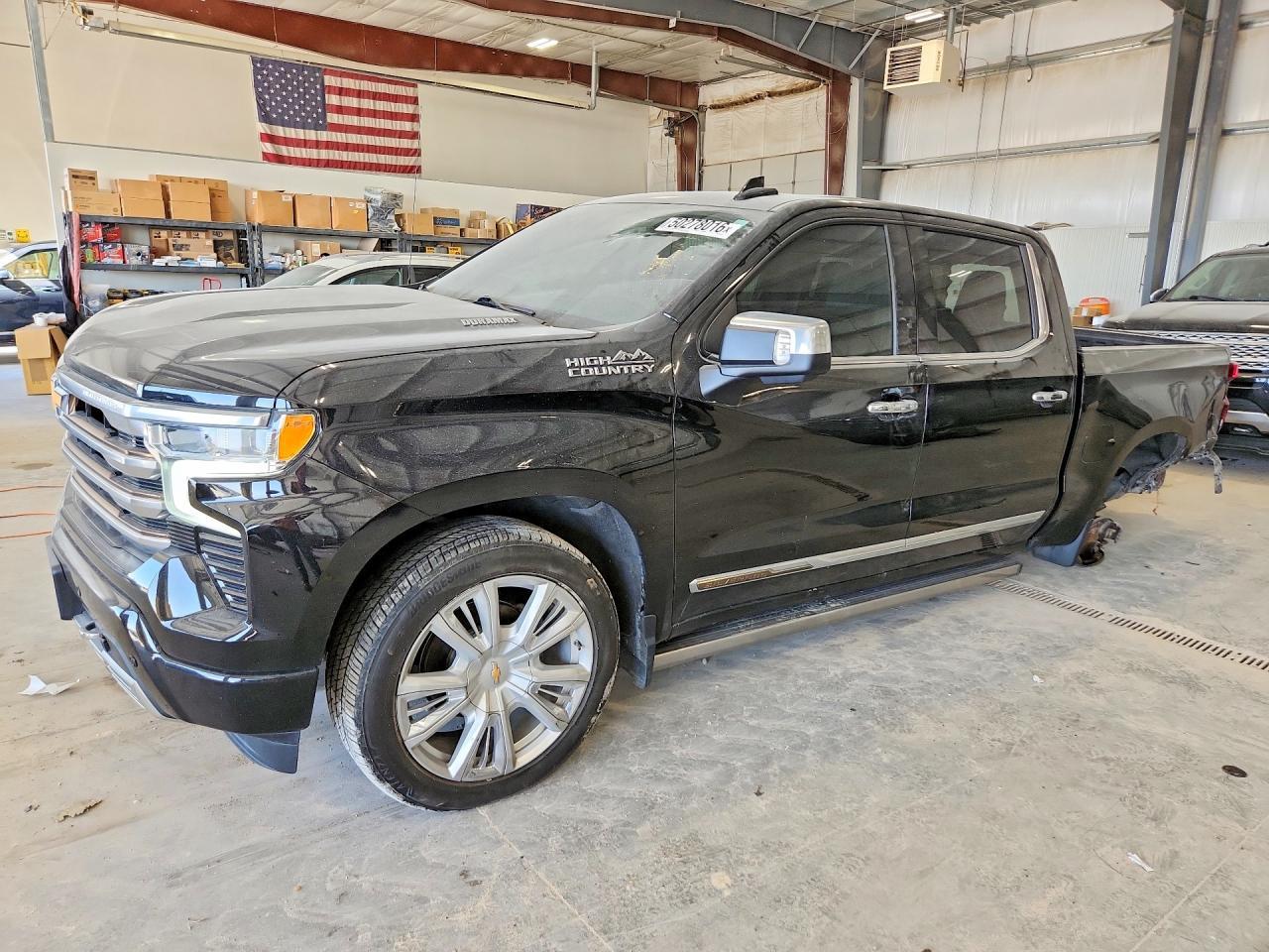 2022 Chevrolet Silverado K1500 High Country - zdjęcie główne