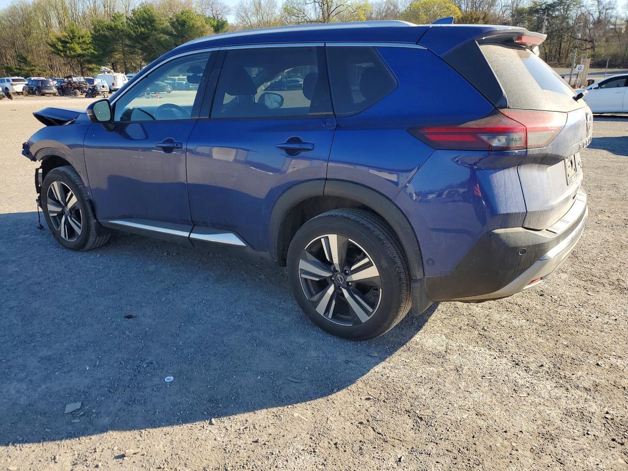 2023 Nissan Rogue Platinum - zdjęcie 2