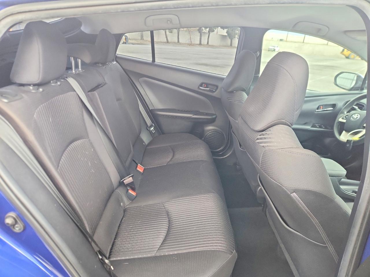 2018 Toyota Prius Two - zdjęcie 10
