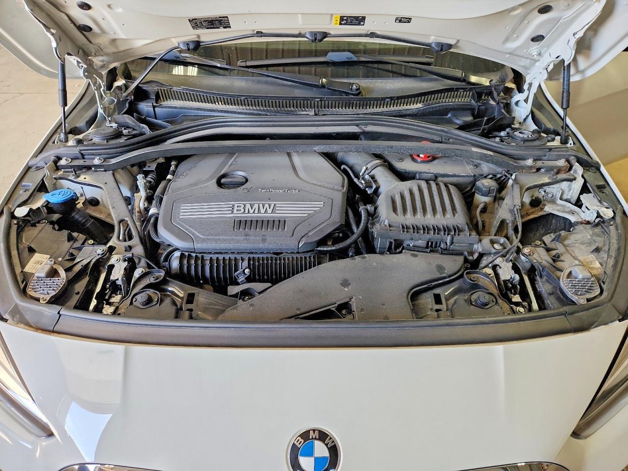 2021 BMW 228Xi - zdjęcie 11