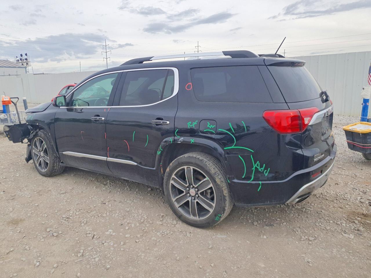 2017 GMC Acadia Denali - zdjęcie 2