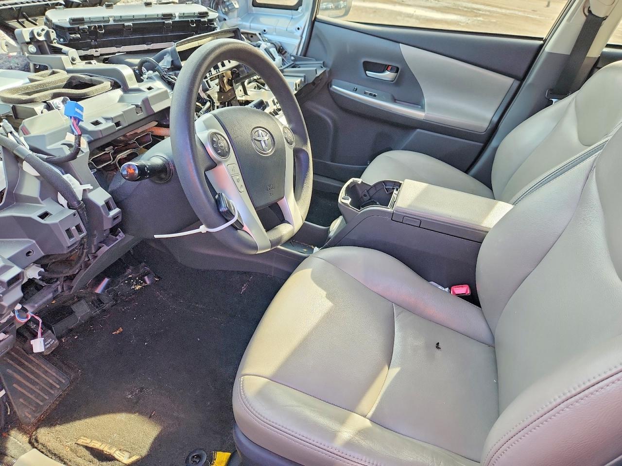 2014 Toyota Prius V Three - zdjęcie 7