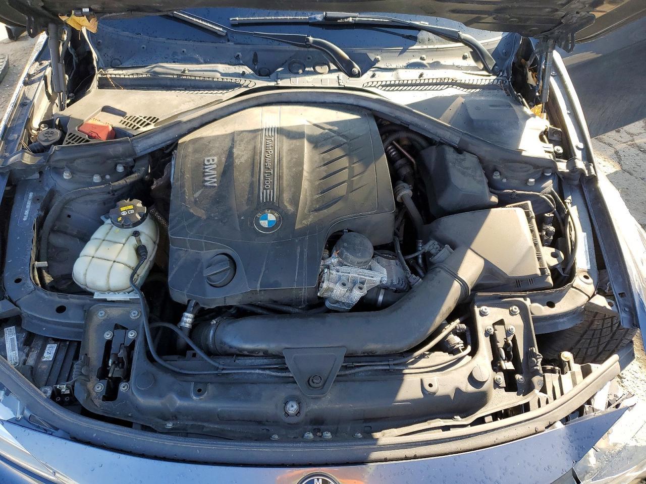 2015 BMW 335 Xi - zdjęcie 11