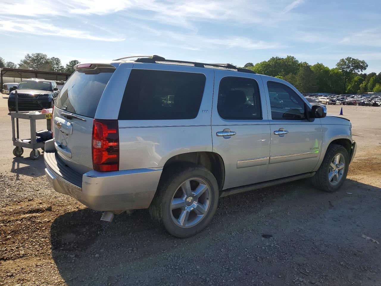 2013 Chevrolet Tahoe C1500 Ltz - zdjęcie 3