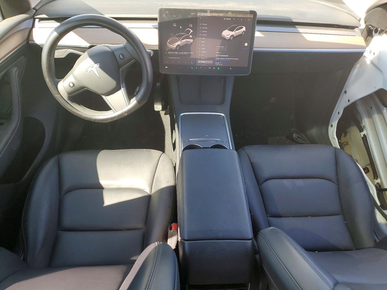 2024 Tesla Model Y - zdjęcie 8