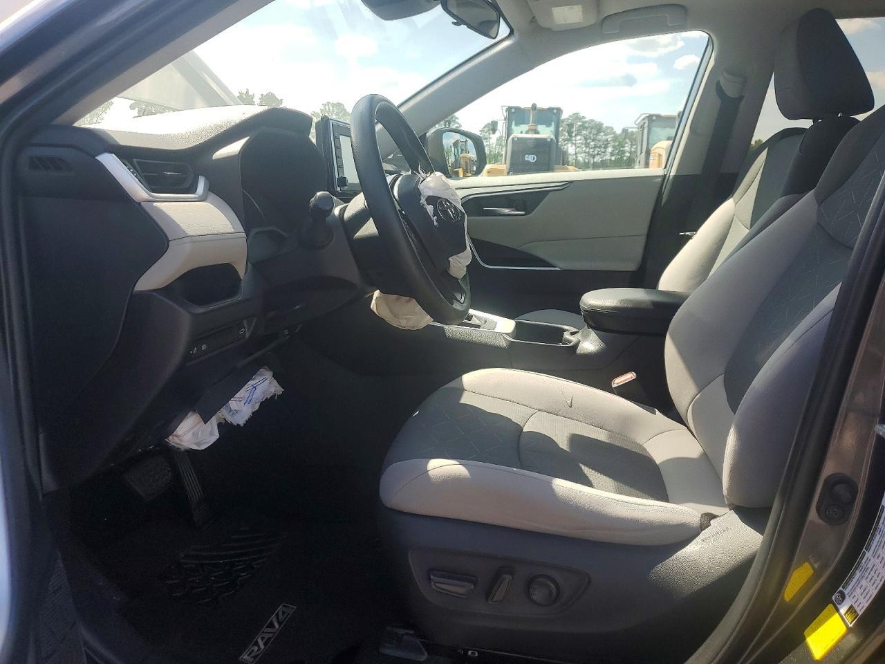 2021 Toyota Rav4 Xle - zdjęcie 7