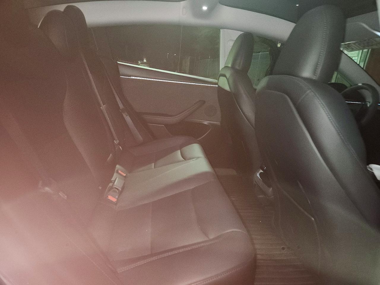 2024 Tesla Model 3 - zdjęcie 11