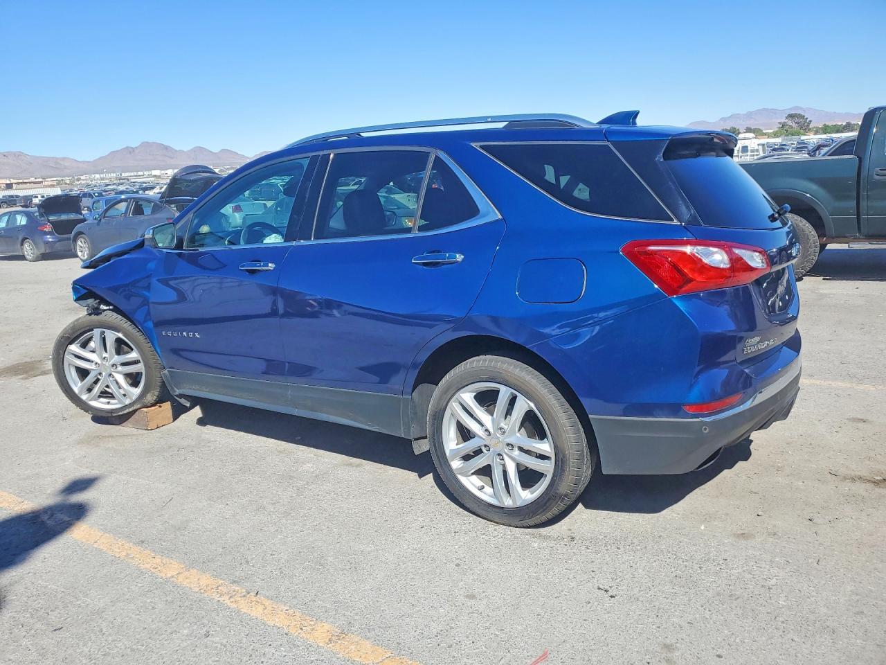 2020 Chevrolet Equinox Premier - zdjęcie 2