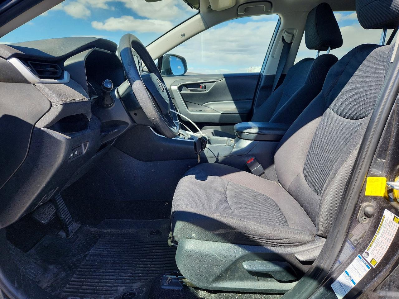 2020 Toyota Rav4 Le - zdjęcie 7