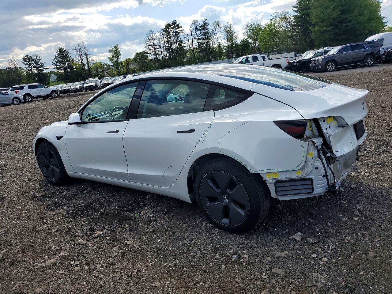 2022 Tesla Model 3 - zdjęcie 2