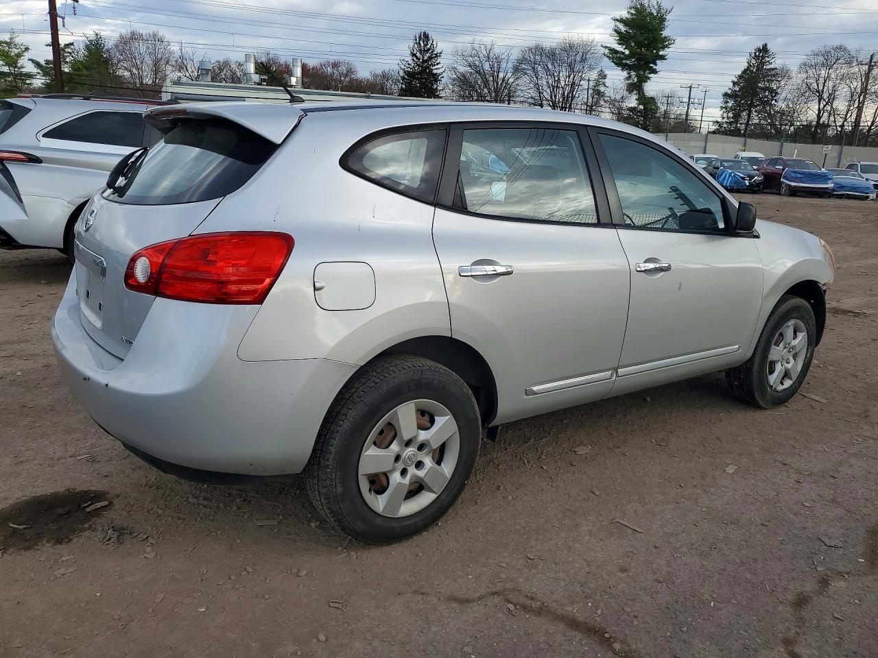 Nissan Rogue - zdjęcie 3