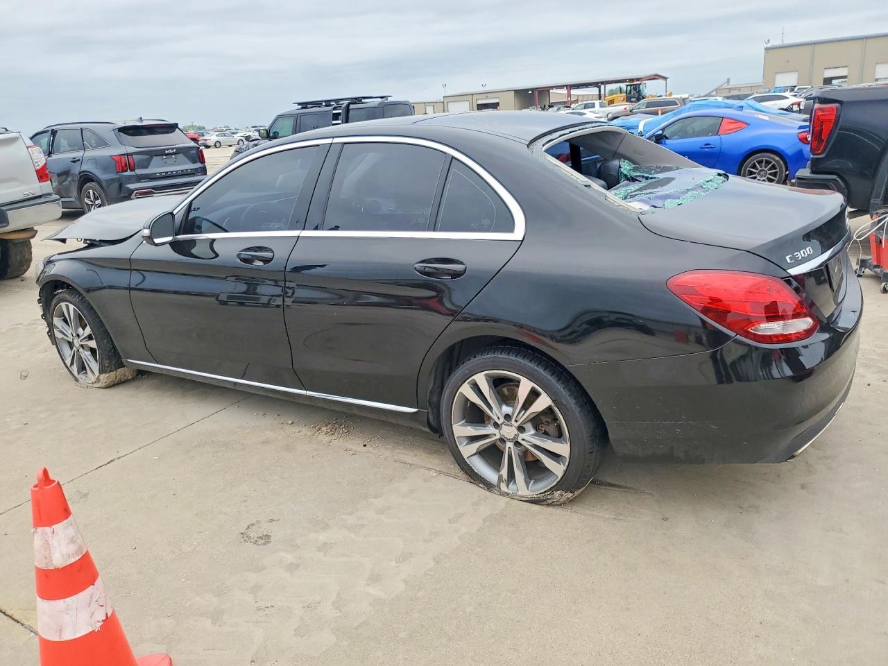 2015 Mercedes-Benz C 300 4Matic - zdjęcie 2