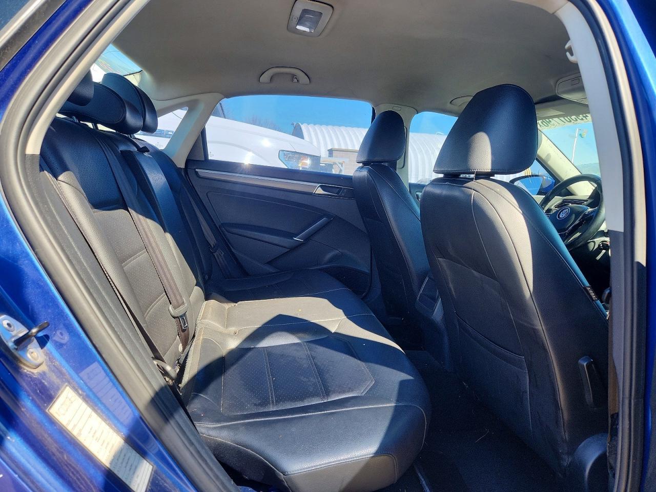 2017 Volkswagen Passat R-Line - zdjęcie 10