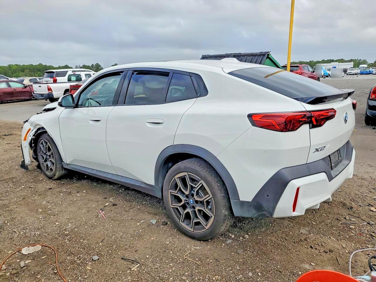 2026 BMW X2 xDrive28I - zdjęcie 2